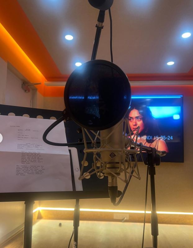 Mrunal Thakur Photos